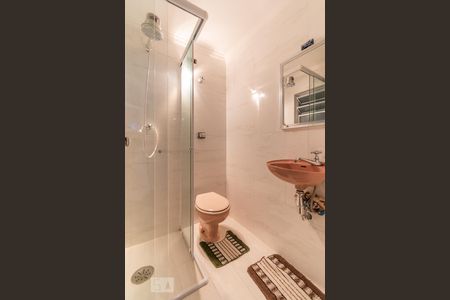 Casa à venda com 350m², 4 quartos e 2 vagasBanheiro - Salão