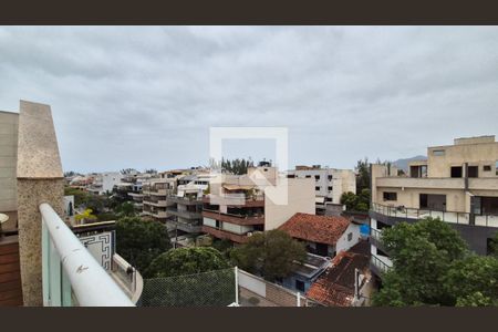 Apartamento à venda com 370m², 3 quartos e 4 vagas Apartamento à venda com 370m², 3 quartos e 4 vagasVista