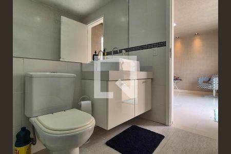 Apartamento à venda com 370m², 3 quartos e 4 vagas Apartamento à venda com 370m², 3 quartos e 4 vagasBanheiro social