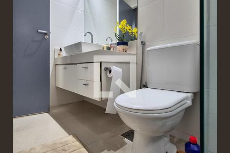 Apartamento à venda com 370m², 3 quartos e 4 vagas Apartamento à venda com 370m², 3 quartos e 4 vagasBanheiro da suite 2