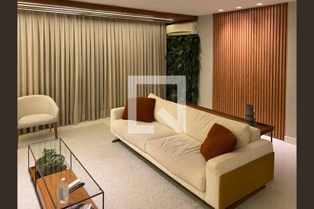 Apartamento à venda com 370m², 3 quartos e 4 vagas Apartamento à venda com 370m², 3 quartos e 4 vagasSala