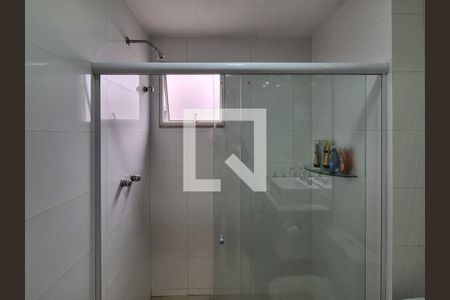 Apartamento à venda com 370m², 3 quartos e 4 vagas Apartamento à venda com 370m², 3 quartos e 4 vagasBanheiro da suíte 1