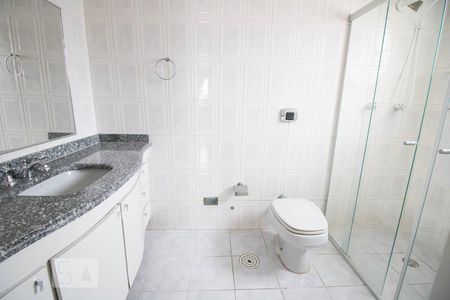 Apartamento à venda com 180m², 4 quartos e 2 vagasBanheiro da Suite