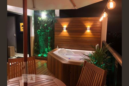 Apartamento à venda com 120m², 2 quartos e 2 vagasVaranda