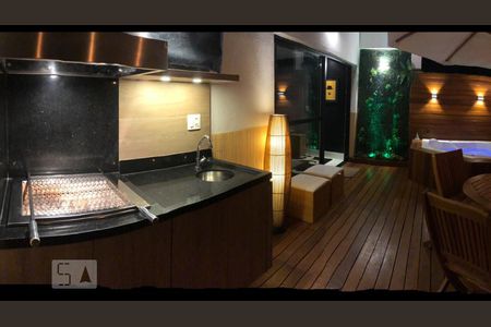 Apartamento à venda com 120m², 2 quartos e 2 vagasCozinha