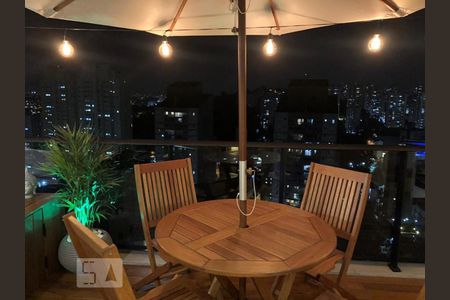 Apartamento à venda com 120m², 2 quartos e 2 vagasVaranda