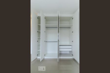 Apartamento à venda com 65m², 2 quartos e 1 vagaQuarto 02 (Suíte)