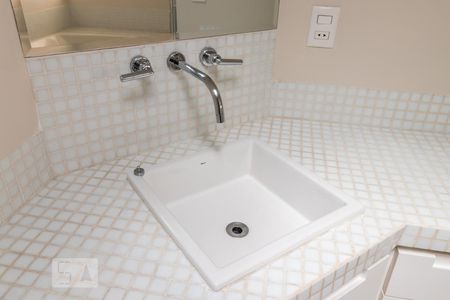 Casa de condomínio à venda com 340m², 4 quartos e 3 vagasDetalhe do Banheiro da Suíte 3