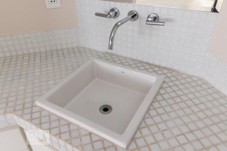 Casa de condomínio à venda com 340m², 4 quartos e 3 vagasDetalhe do Banheiro da Suíte 3