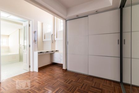 Casa de condomínio à venda com 340m², 4 quartos e 3 vagasDetalhe da Suíte 3