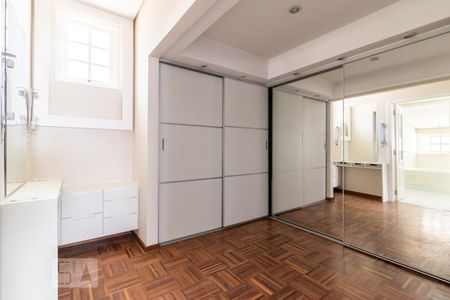 Casa de condomínio à venda com 340m², 4 quartos e 3 vagasDetalhe da Suíte 3