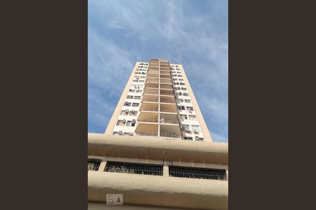 Apartamento à venda com 80m², 2 quartos e 1 vaga Apartamento à venda com 80m², 2 quartos e 1 vagaFachada