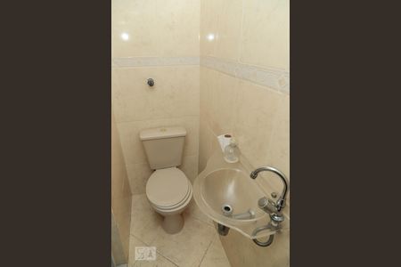 Apartamento à venda com 80m², 2 quartos e 1 vaga Apartamento à venda com 80m², 2 quartos e 1 vagaBanheiro de Serviço