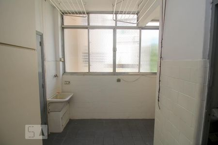 Apartamento à venda com 130m², 3 quartos e 1 vagaÁrea de Serviço