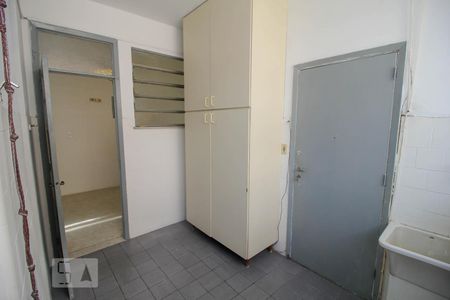 Apartamento à venda com 130m², 3 quartos e 1 vagaÁrea de Serviço