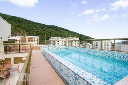 Apartamento à venda com 80m², 2 quartos e 1 vaga Apartamento à venda com 80m², 2 quartos e 1 vagaPiscina