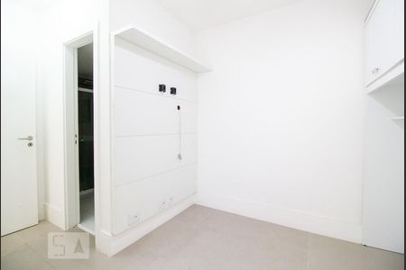 Apartamento à venda com 80m², 2 quartos e 1 vaga Apartamento à venda com 80m², 2 quartos e 1 vagaSuite 2