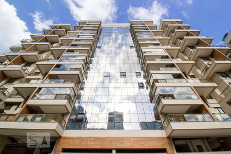 Apartamento à venda com 80m², 2 quartos e 1 vaga Apartamento à venda com 80m², 2 quartos e 1 vagaFachada