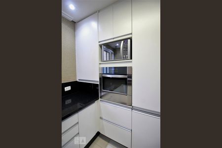 Apartamento à venda com 180m², 4 quartos e 3 vagasDetalhe da cozinha