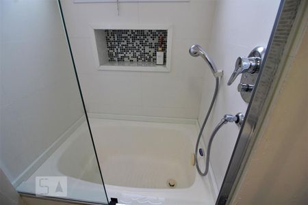 Apartamento à venda com 180m², 4 quartos e 3 vagasBanheira