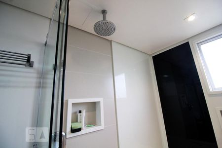 Apartamento à venda com 180m², 4 quartos e 3 vagasChuveiro