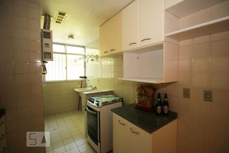 Apartamento à venda com 82m², 2 quartos e 1 vagaCozinha