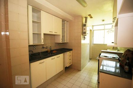 Apartamento à venda com 82m², 2 quartos e 1 vagaCozinha