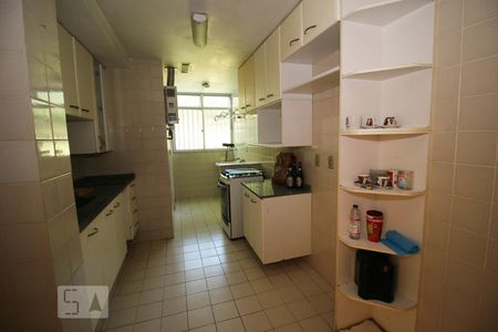 Apartamento à venda com 82m², 2 quartos e 1 vagaCozinha