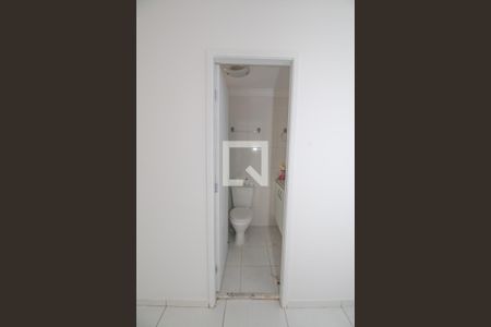 Acesso Banheiro da Suíte de apartamento para alugar com 2 quartos, 50m² em Vila Antonieta, São Paulo