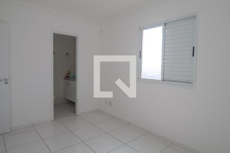 Banheiro da Suíte de apartamento para alugar com 2 quartos, 50m² em Vila Antonieta, São Paulo