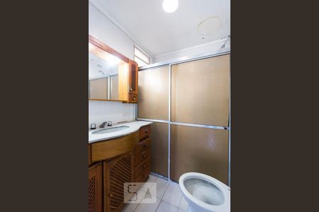 Banheiro de apartamento à venda com 2 quartos, 60m² em Tristeza, Porto Alegre