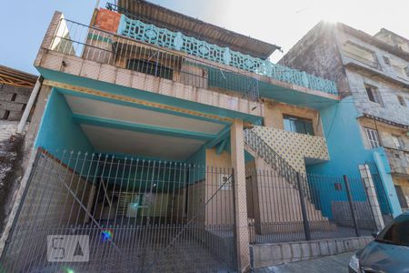 Casa à venda com 200m², 3 quartos e 3 vagasFachada 