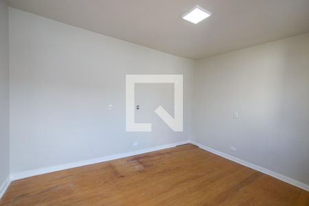 Casa à venda com 200m², 4 quartos e 2 vagasQuarto Externo