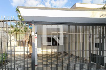 Casa à venda com 200m², 4 quartos e 2 vagasFachada