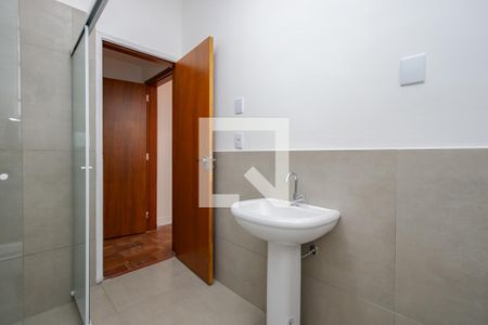 Casa à venda com 200m², 4 quartos e 2 vagasBanheiro