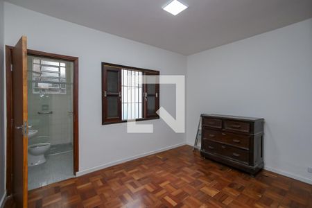 Casa à venda com 200m², 4 quartos e 2 vagasSuíte