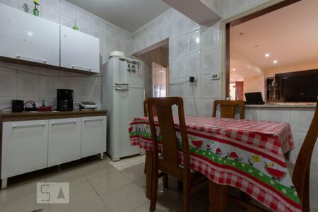Casa à venda com 180m², 4 quartos e 1 vaga Casa à venda com 180m², 4 quartos e 1 vagaCozinha
