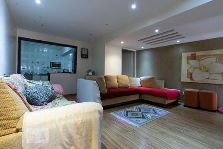 Casa à venda com 180m², 4 quartos e 1 vaga Casa à venda com 180m², 4 quartos e 1 vagaSala