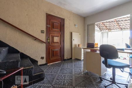 Casa à venda com 180m², 4 quartos e 1 vaga Casa à venda com 180m², 4 quartos e 1 vagaEscritório