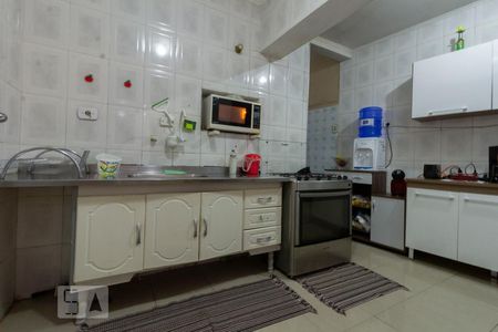 Casa à venda com 180m², 4 quartos e 1 vaga Casa à venda com 180m², 4 quartos e 1 vagaCozinha