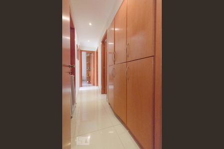Apartamento à venda com 126m², 4 quartos e 3 vagas Apartamento à venda com 126m², 4 quartos e 3 vagasCorredor