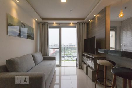 Sala de apartamento para alugar com 2 quartos, 70m² em Barra da Tijuca, Rio de Janeiro