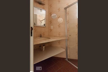 Banheiro de apartamento para alugar com 1 quarto, 58m² em Cambuí, Campinas
