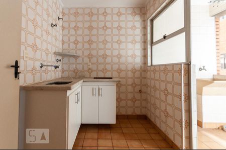 Cozinha de apartamento para alugar com 1 quarto, 58m² em Cambuí, Campinas