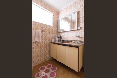 Casa à venda com 100m², 3 quartos e 2 vagasBanheiro