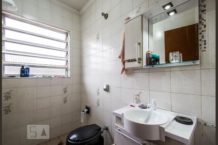 Casa à venda com 250m², 3 quartos e 7 vagasBanheiro da Suíte 2