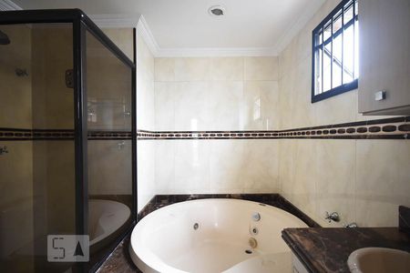 Apartamento à venda com 160m², 4 quartos e 4 vagas Apartamento à venda com 160m², 4 quartos e 4 vagasDetalhe do banheiro suíte 2