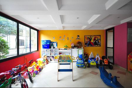 Apartamento à venda com 160m², 4 quartos e 4 vagas Apartamento à venda com 160m², 4 quartos e 4 vagasBrinquedoteca