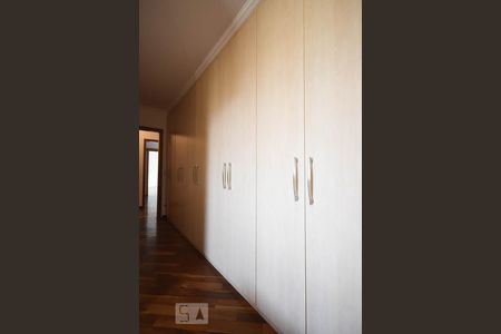 Apartamento à venda com 160m², 4 quartos e 4 vagas Apartamento à venda com 160m², 4 quartos e 4 vagasArmário da suíte 2