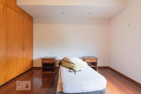 Apartamento à venda com 300m², 3 quartos e 1 vaga Apartamento à venda com 300m², 3 quartos e 1 vagaSuíte